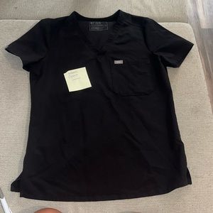 FIGS Catarina Black Top Small S